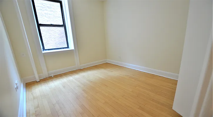 Rented by Manhattan Realty Group | media 9