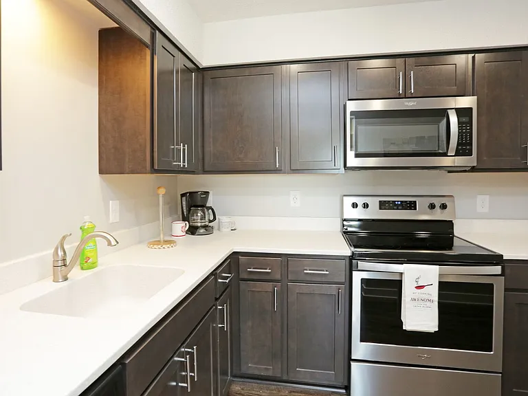 The Belmont Apartments — Photo 15