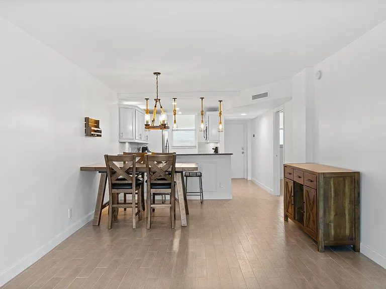 5321 NE 24th Ter #506A — Photo 9