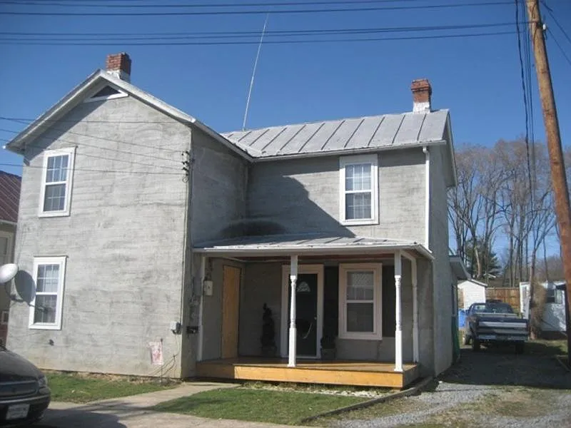 27 Central Ave photo 1