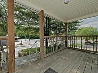 200 East St, Parkville, MO 64152