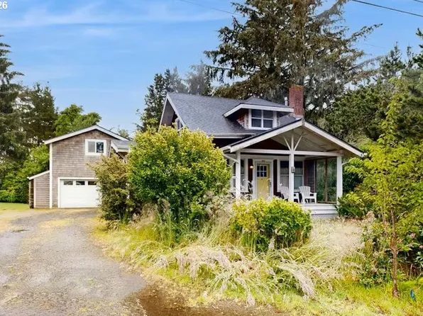 641 D St, Gearhart, OR 97138