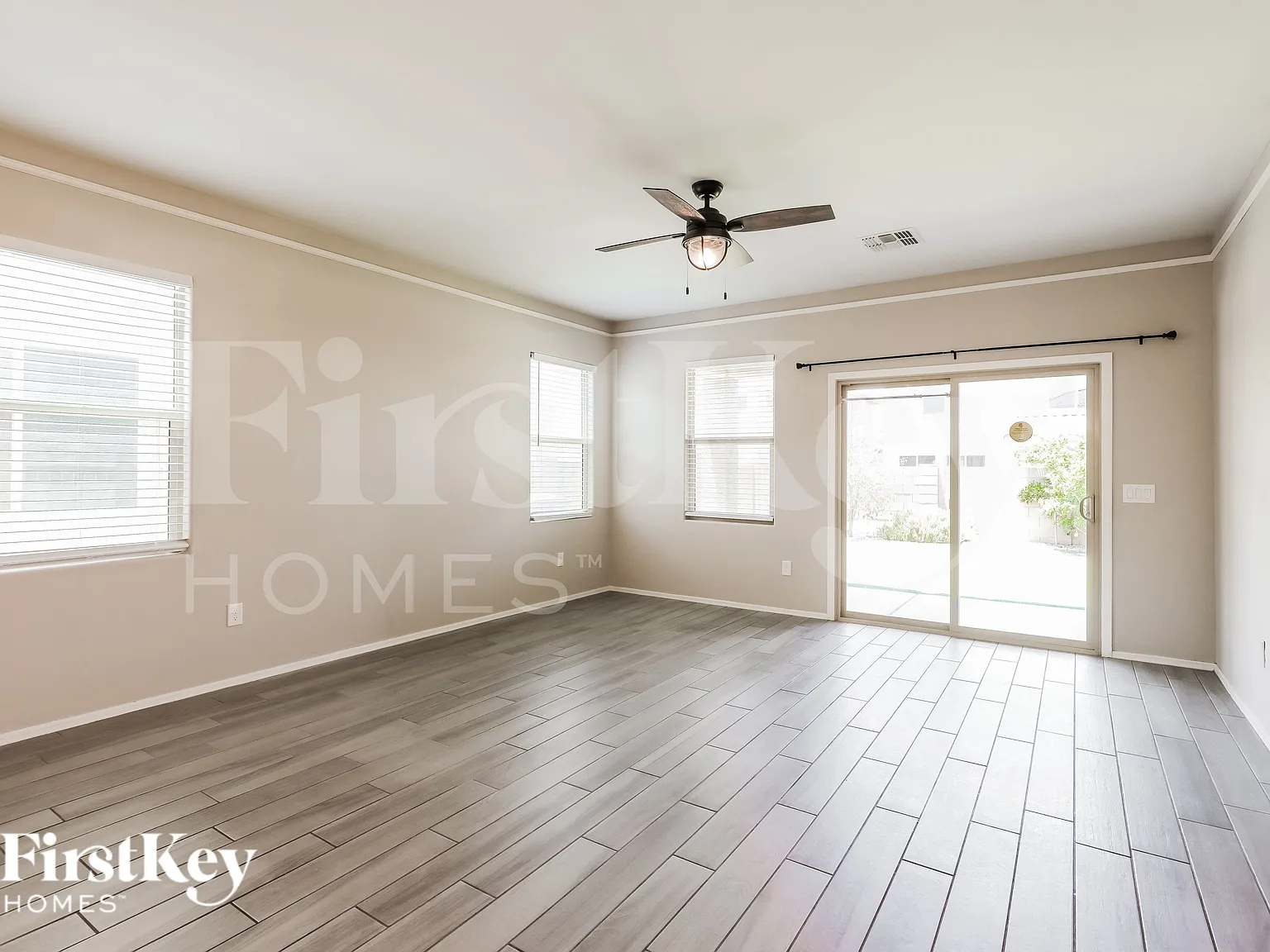 4 bed, 2.5 bath, 2250 sqft, $2,025 — Photo 3