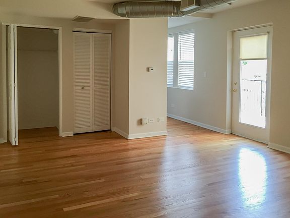 2nd image of 2520.5 W Leland Ave #C8