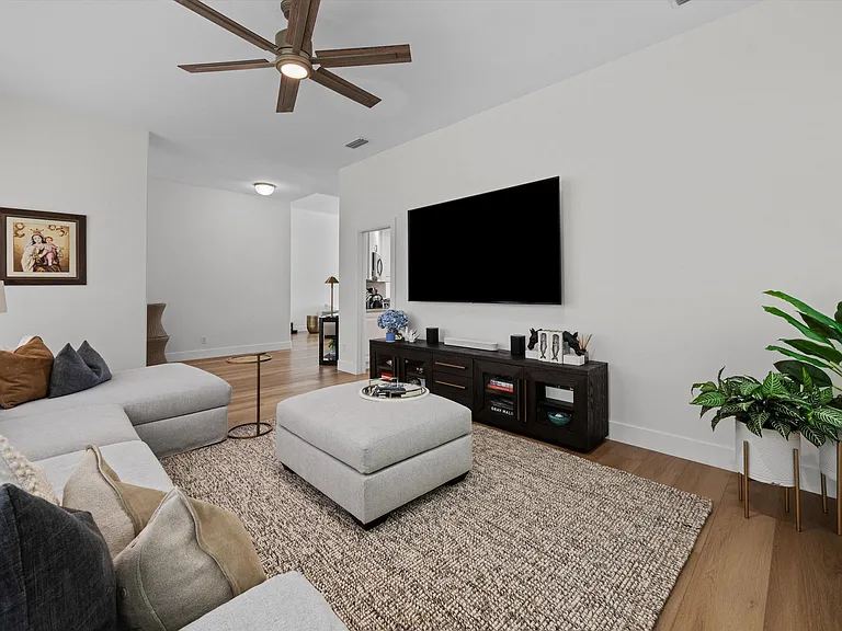 2057 Futana Way — Photo 5