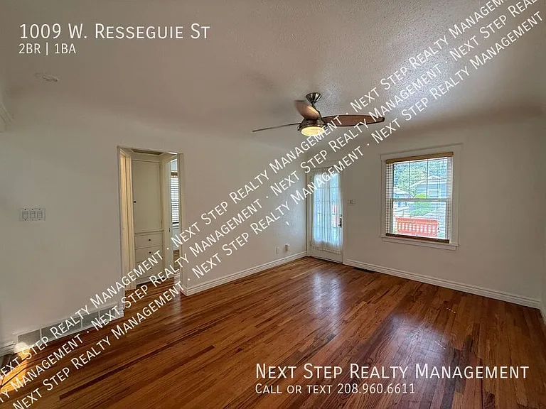 1009 W Resseguie St — Photo 3