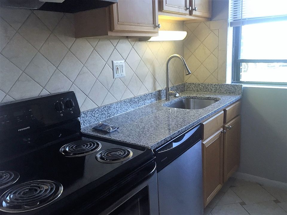 2nd image of 8556 Skokie Blvd APT 1K