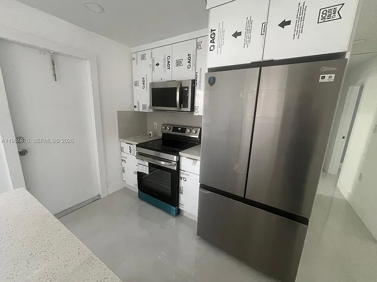 361 NW 16th St — Photo 23