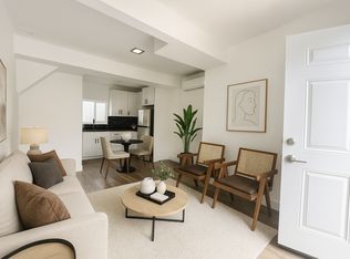 2036 Chariton St., Los Angeles, CA 90034