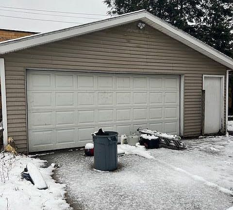 3rd image of 420 E Main St