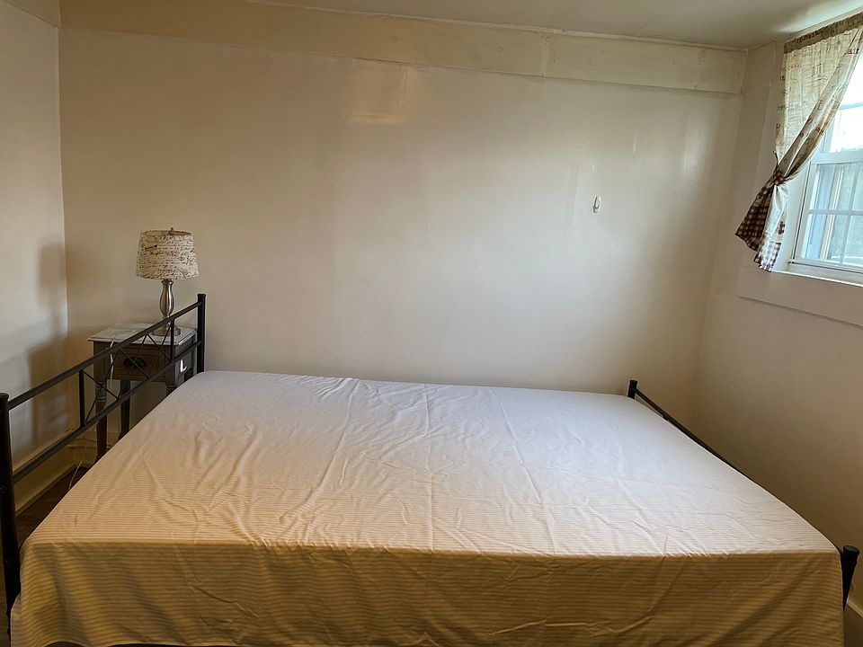 1st image of 632 McDonald St SE #1
