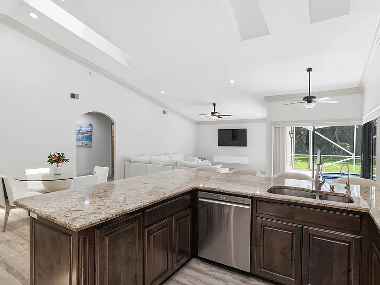 15600 Rolling Meadows Cir — Photo 25