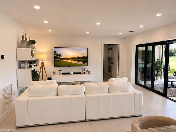 3rd image of 4556 Eagle Key CIR