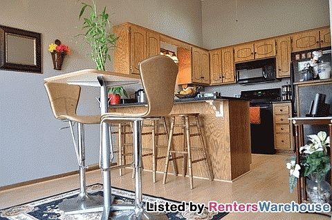 4th image of 4443 Clover Ln