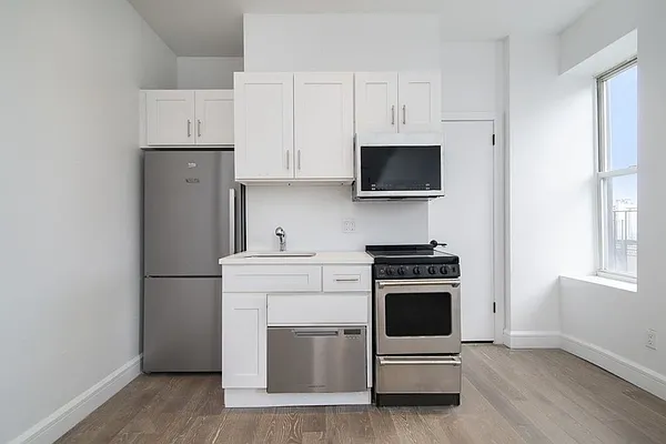 Rented by REAL New York | media 11