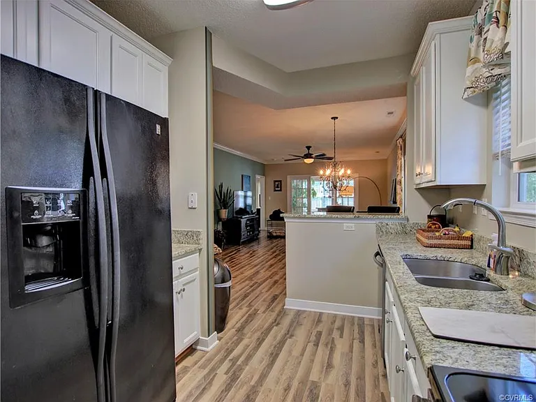 4706 Twin Hickory Lake Dr — Photo 3