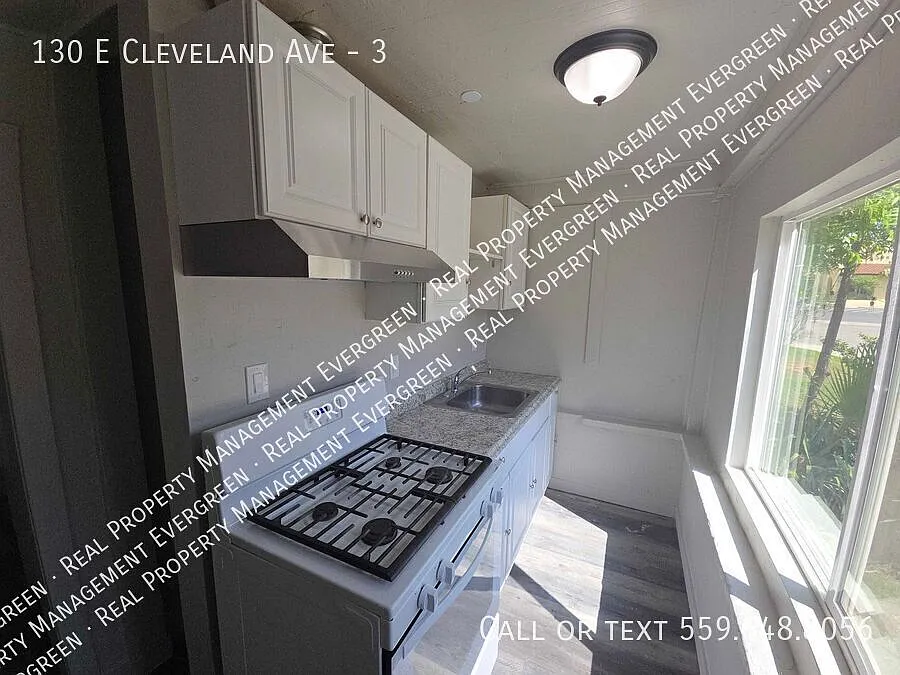 Building Photo - 130 E Cleveland Ave #3