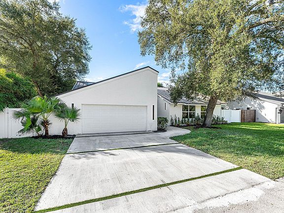 2nd image of 1380 SW 1st Street