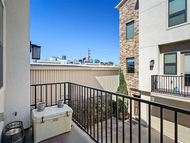 1720 Live Oak St — Photo 30
