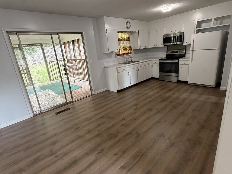 3345 Harrison Pike — Photo 3