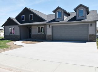 2347 Aspen Grove Dr, Sheridan, WY 82801