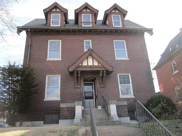 3554 Flora Ct, Saint Louis, MO 63104