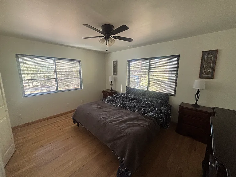 E Larkspur Ln — Photo 8