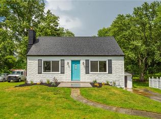 438 Moon Clinton Rd, Coraopolis, PA 15108