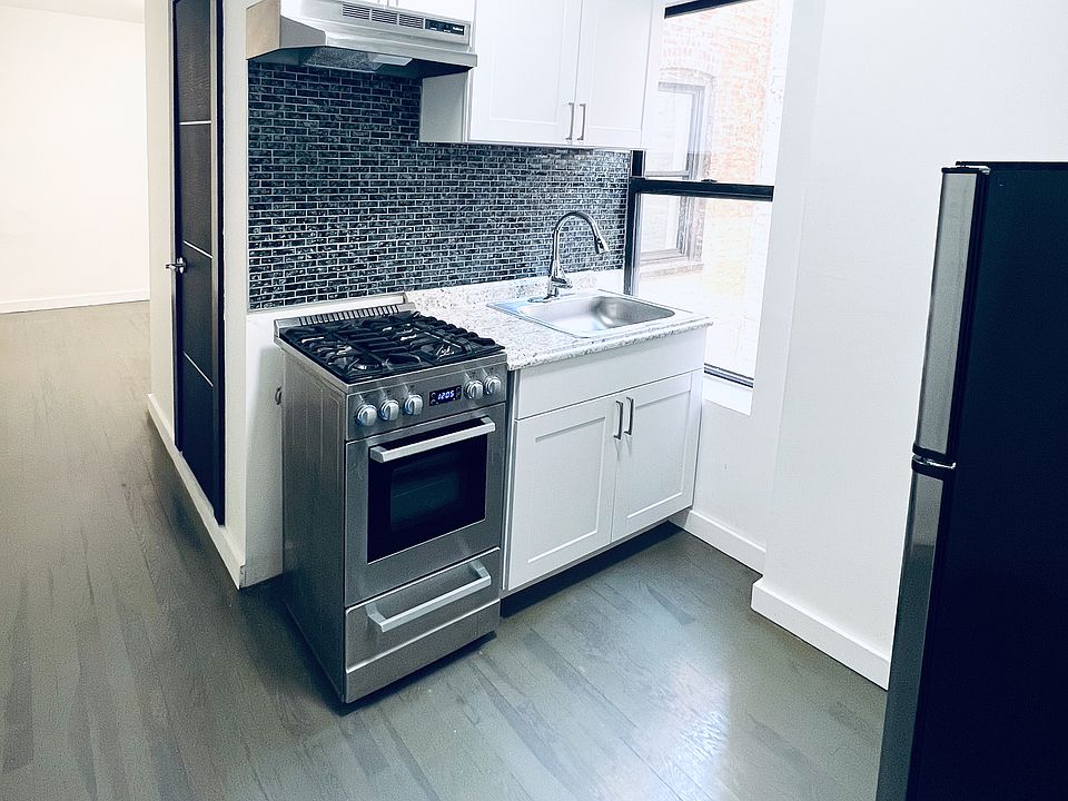 1st image of 224 B Ave #13