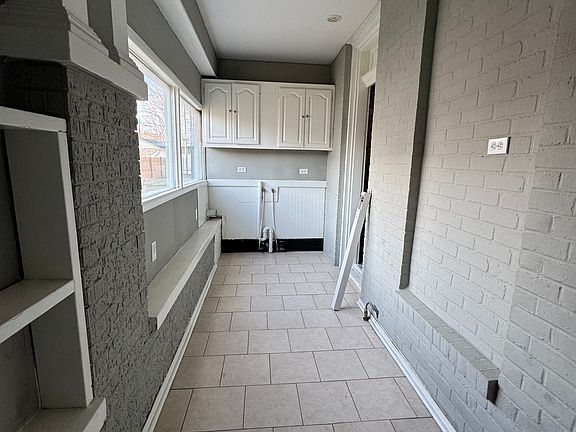 5th image of 1913 Center St APT 1