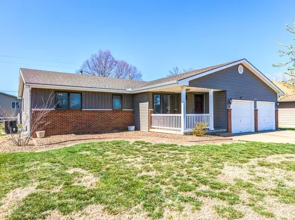 2342 Shalimar Dr, Salina, KS 67401