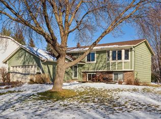 7121 Derby Dr, Chanhassen, MN 55317