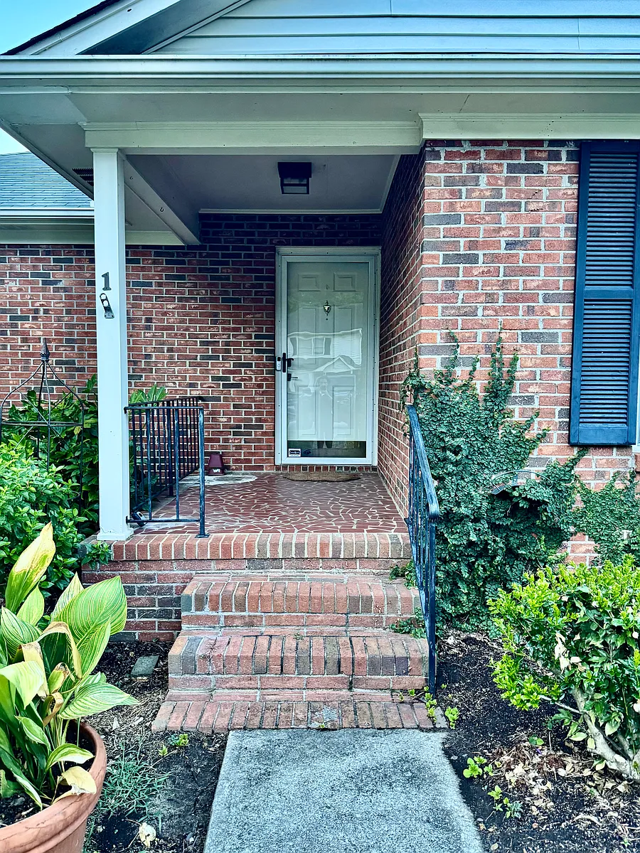 Building Photo - 1 Hillington Pl #1