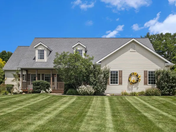 30649 Quail Pointe Dr, Granger, IN 46530