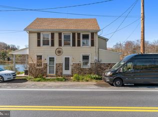 979 Deturksville Rd, Pine Grove, PA 17963