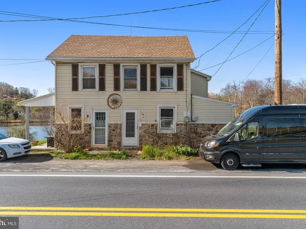 979 Deturksville Rd, Pine Grove, PA 17963