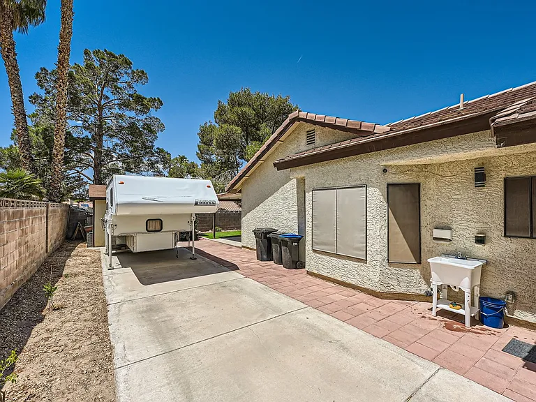 113 Montclair Dr — Photo 11