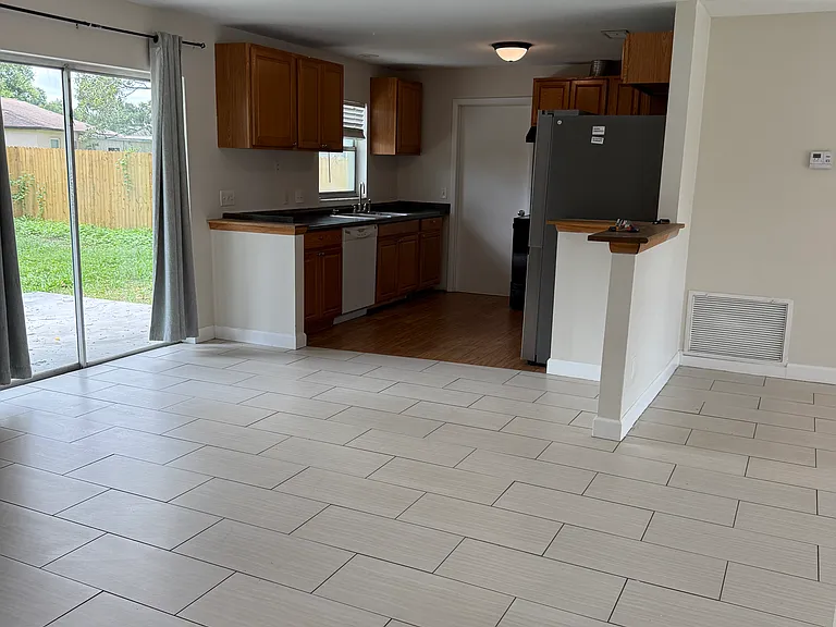 1007 Tiburon Dr — Photo 9