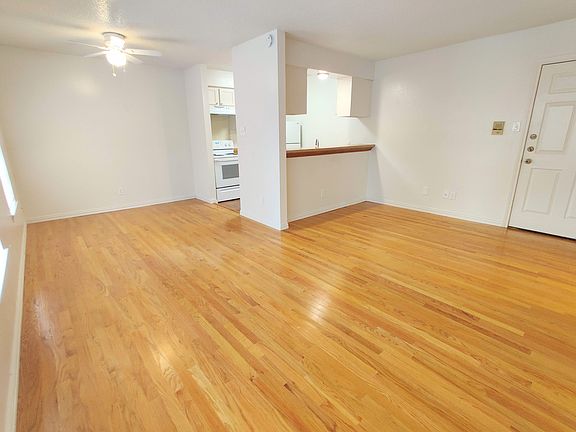 2nd image of 4105 Prescott Ave #104