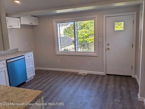 3rd image of 79 Wilson Avenue