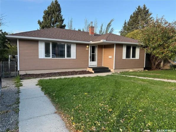 830 20th Street W, Prince Albert, SK S6V 4H6