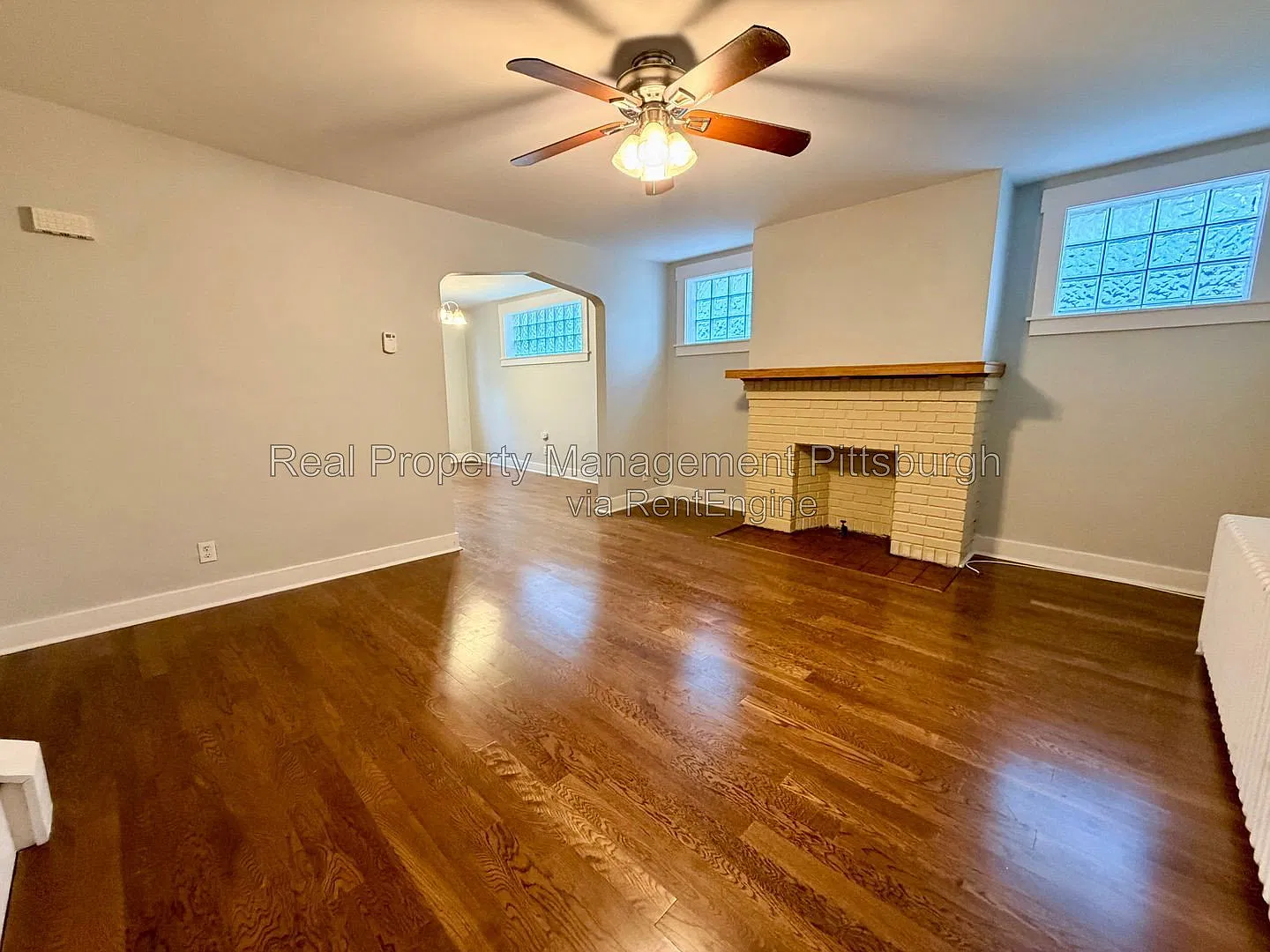 3 bed, 1.5 bath, 1100 sqft, $1,900 — Photo 1