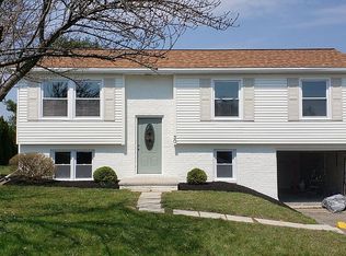 30 Country Ln, Hanover, PA 17331