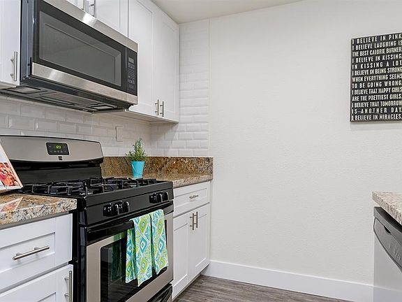 2nd image of 552 Canyon Dr Unit 24