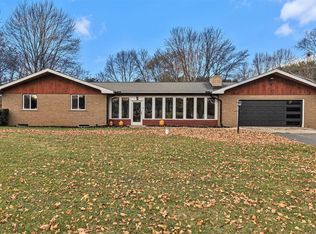 636 W Schafer Rd, Howell, MI 48843