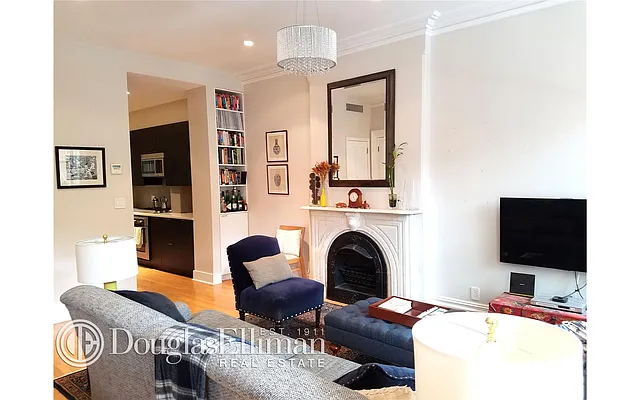 Rented by Douglas Elliman | media 14