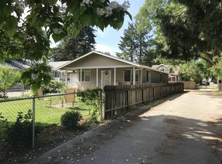 324 SW Burgess St, Grants Pass, OR 97526