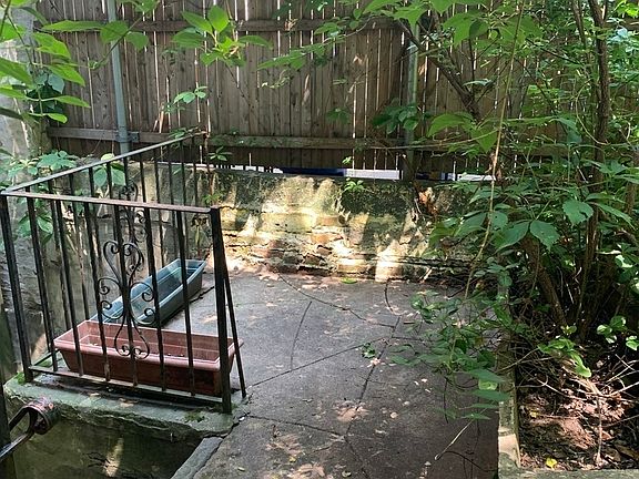 2nd image of 739 Greenwich St #1A