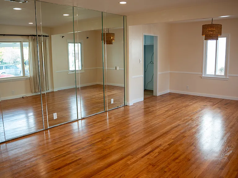 1511 N Rose St — Photo 2