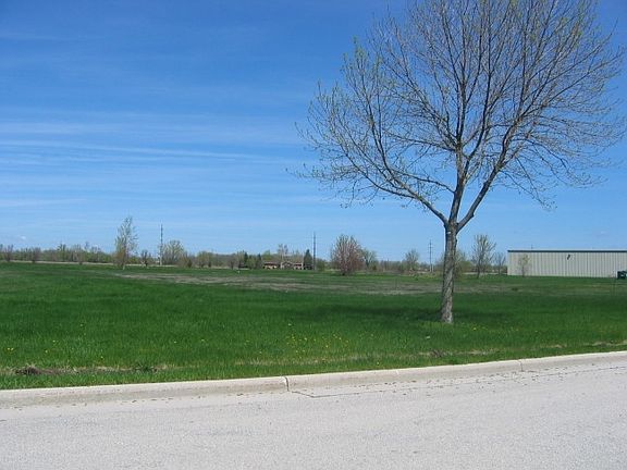2nd image of 1333 Capital Dr